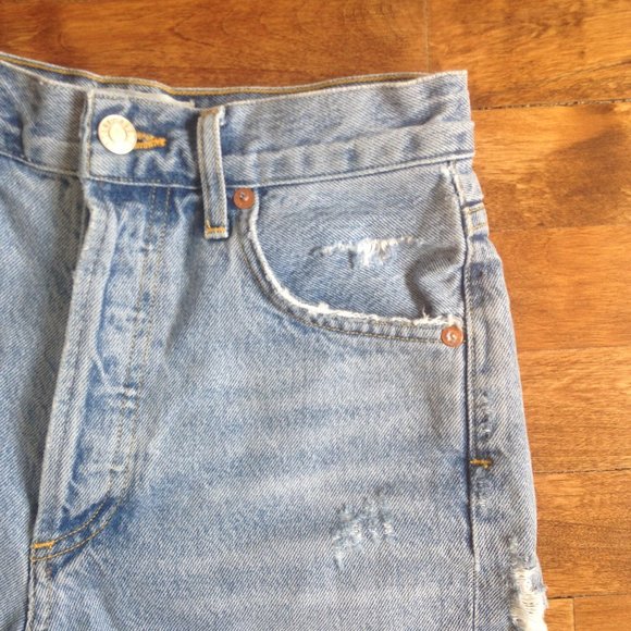 AGOLDE - High Waisted Distressed Cut-Off Shorts - Picture 4 of 13